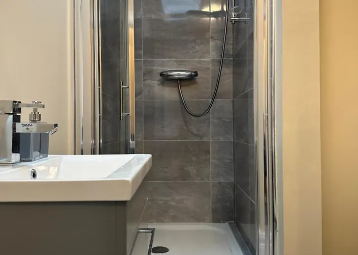 Adams Complex Tullamore