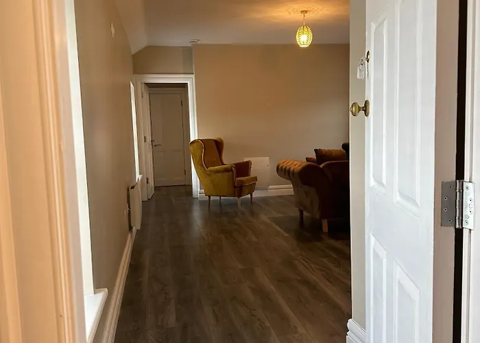 Adams Complex Apartman